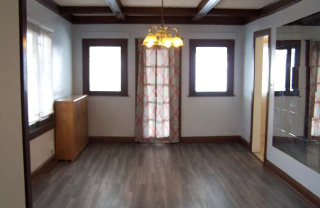 5465 West Augusta Boulevard Gallery 4