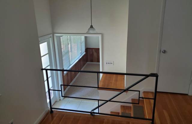 8813 VERNON VIEW DRIVE Gallery 4