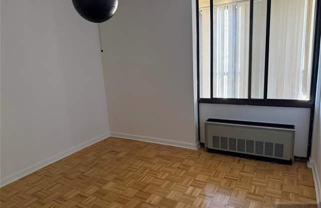 200 Winston Drive Gallery 4