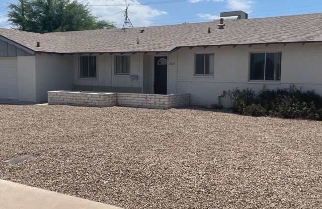 "COMING SOON" EARLY AUGUST Lovely 3 bedroom/2 bath photos photos