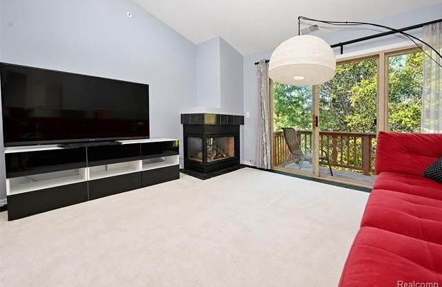 7055 Copper Creek Circle Gallery 4