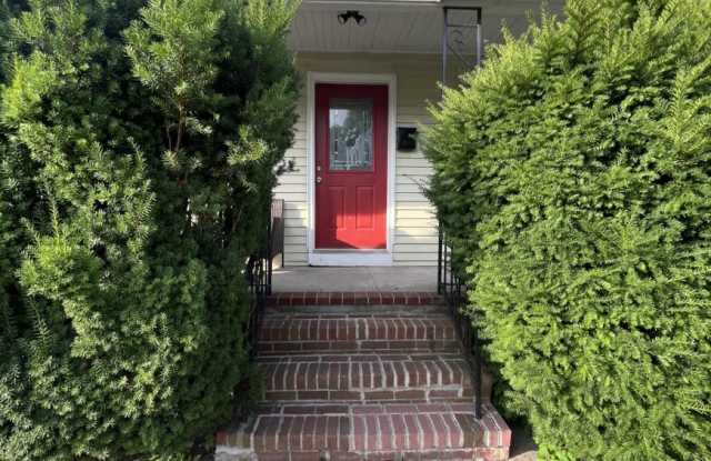 294 Whiting Ave. photos photos