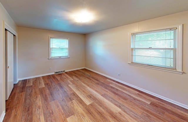 119 East Bridlespur DriveBEDROOM 2B - 617053https://livehomeroom.com/129 - 119 East Bridlespur Drive, Kansas City, MO 64114
