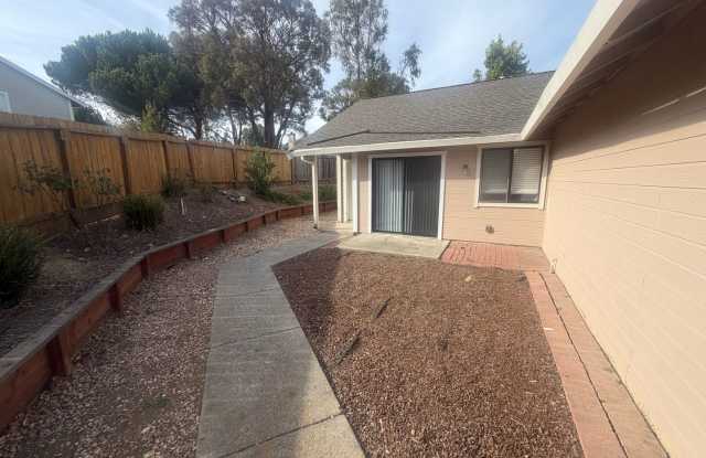 Single Story 2 Bed 2 Bath in the Solar Village Neighborhood! Gallery 3