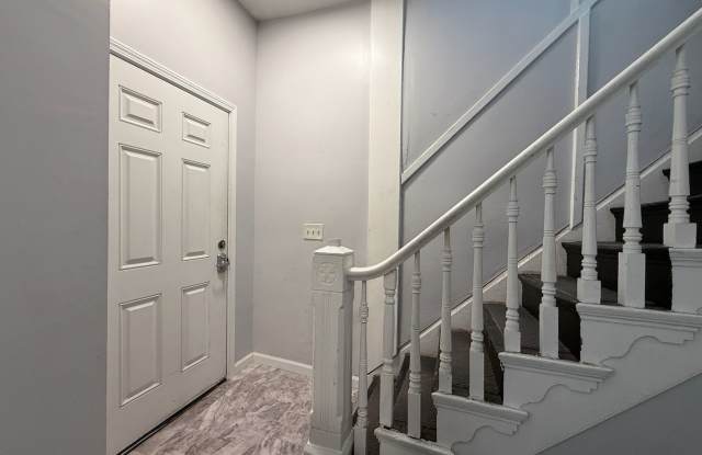 5 Bed/2 Bath on Victor Mins. from UC Campus for Only $600/pp ($3000/mo) Gallery 3