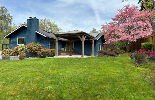 Large Bellevue Property with Everything. photos photos Large Bellevue Property with Everything. photos photos