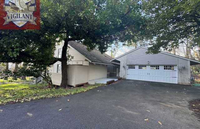 Amazing Furnished 4 bedroom home photos photos