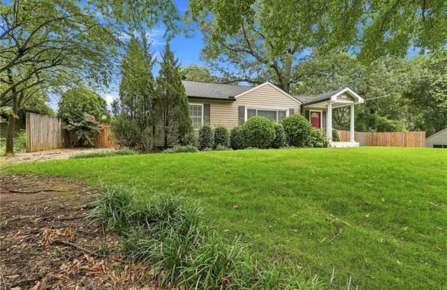 1911 Woodland Hills Avenue NW Gallery 3