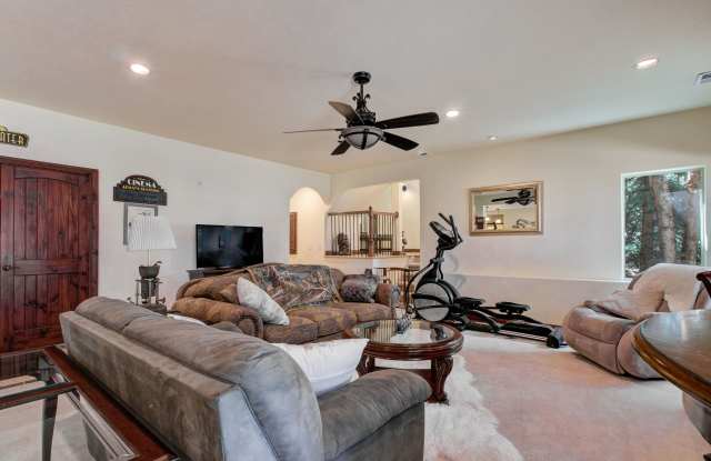 18525 Glenthorne Lane Gallery 4