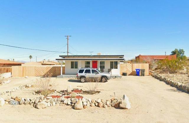 Charming 1 Bedroom 1 Bathroom Home photos photos