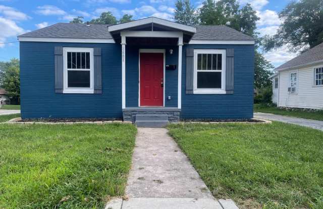 Oh my!!!! Say hello to this adorable bungalow located just minutes from downtown. photos photos