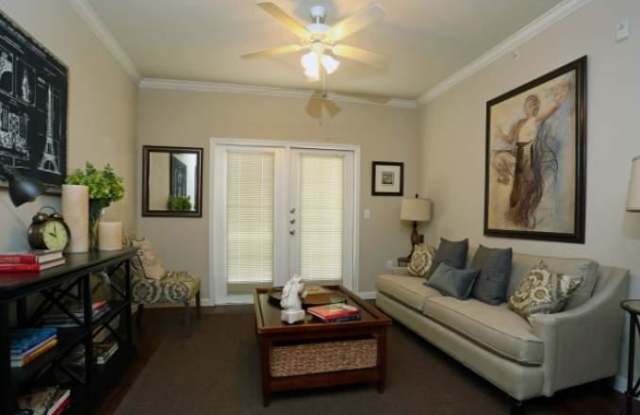 20037 Liedecke Rd Gallery 2