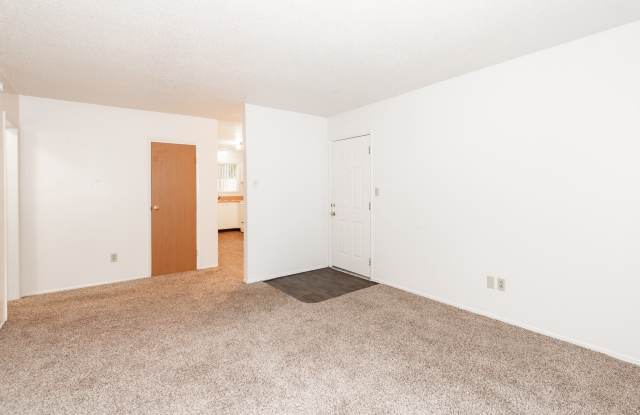Churchill Gardens Apartments Gallery 3