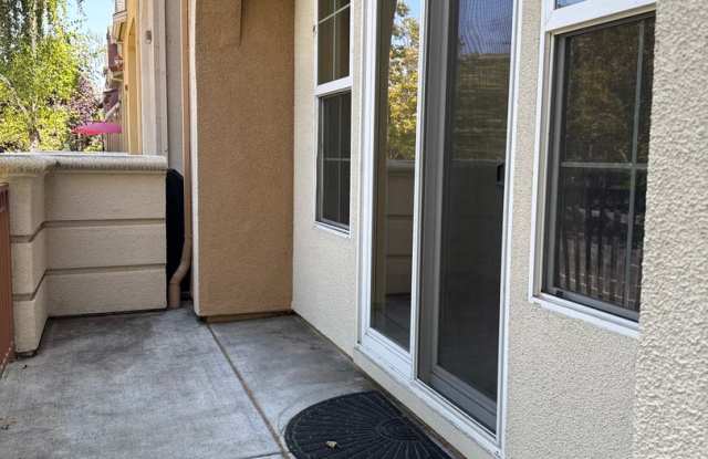 Spacious Townhome in Rivermark Community 3 Bedroom 2.5 Bath Gallery 4