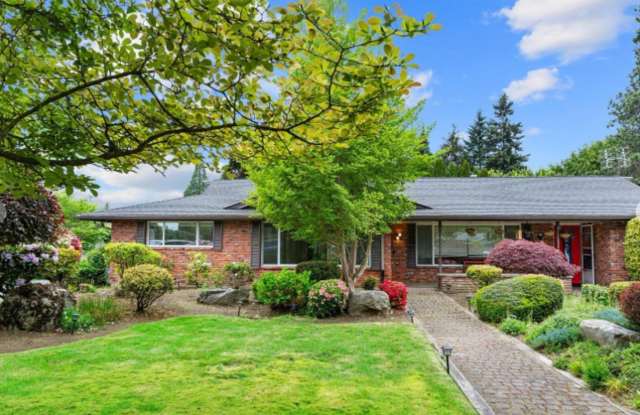 Spacious 2-Bedroom, 2-Bath Rambler Duplex with Large Yard photos photos