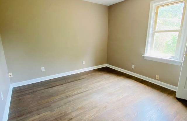 3br/1ba Home in Ferguson Gallery 4