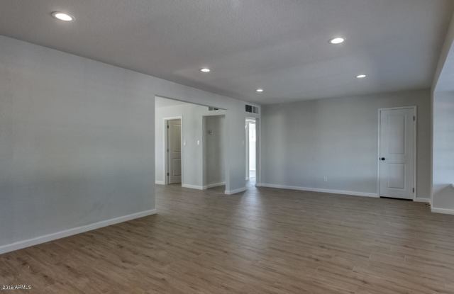 4831 N 13TH Avenue Gallery 4