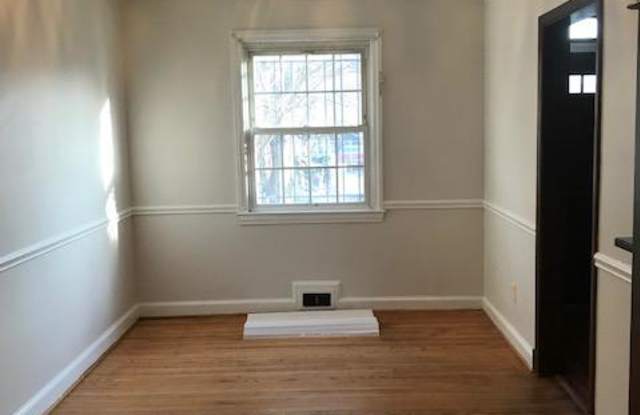 1031 CRITTENDEN ST NE Gallery 3