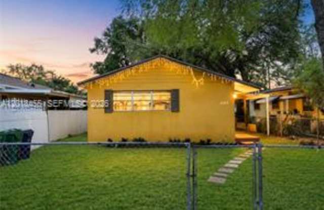 2760 Northwest 58th Street photos photos