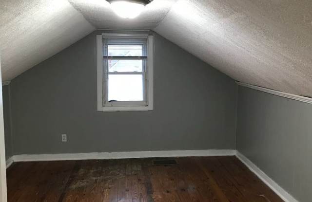 725 Lakeview Drive Gallery 3