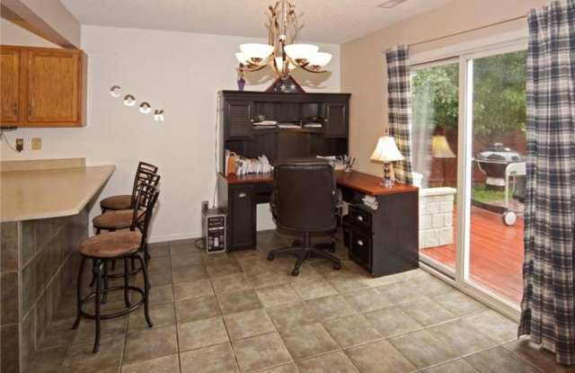 1940 Long Lake Dr Gallery 3