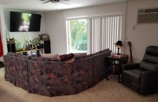Chagrin Falls Condo for rent Gallery 2