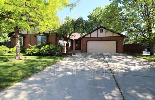11743 W Powderhorn Ct Gallery 1