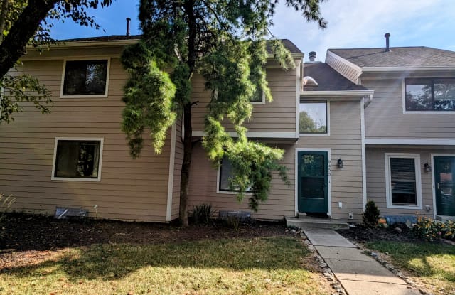 9455 Hunters Creek Dr - 9455 Hunters Creek Drive, Blue Ash, OH 45242