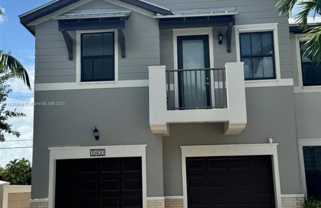 10400 NW 58th Ter photos photos
