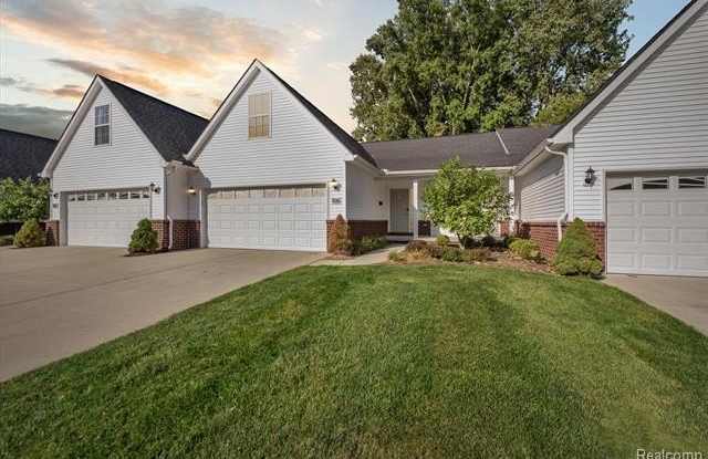 816 Nelsons Ridge Drive - 816 Nelson's Ridge Drive, Howell, MI 48843