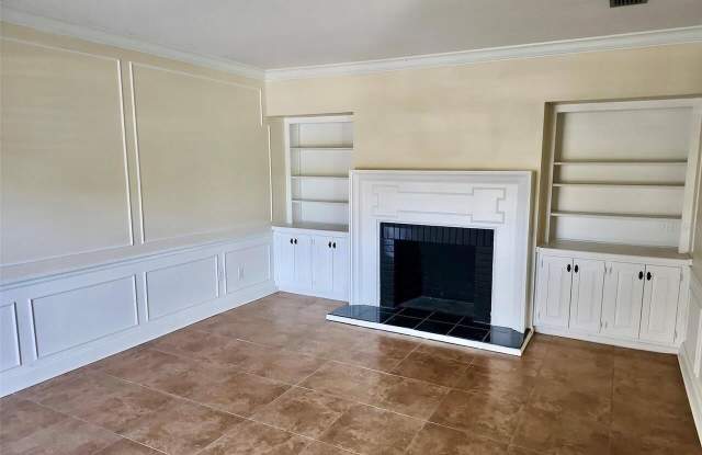 3913 Northampton Way photos photos