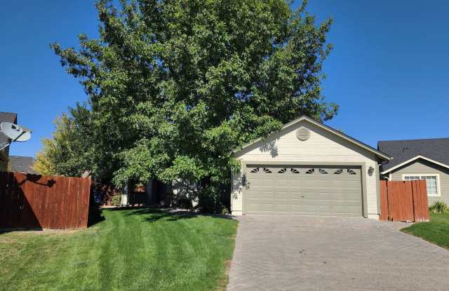 Rent Special $500 off 1st mo's - 1288 Campbell Court, Gardnerville, NV 89410