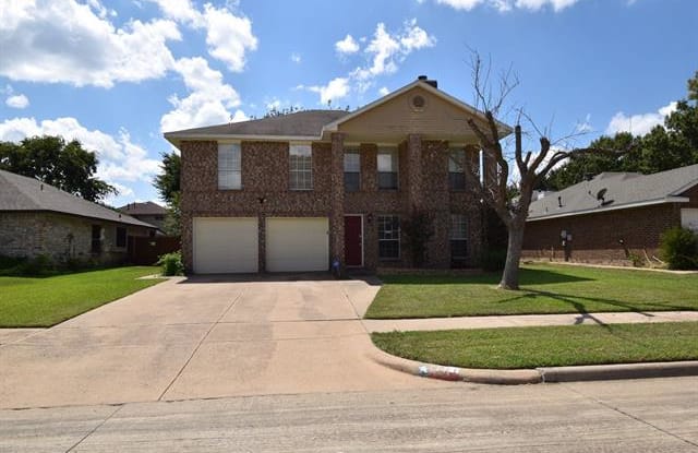 4951 Shady Oak Trail - 4951 Shady Oak Trail, Grand Prairie, TX 75052