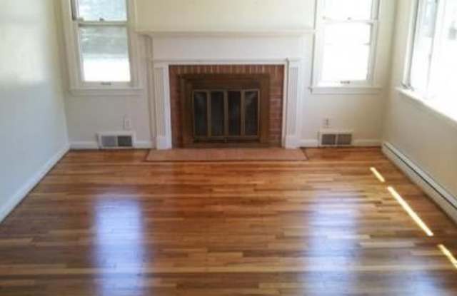 3002 W Michigan Ave Gallery 2