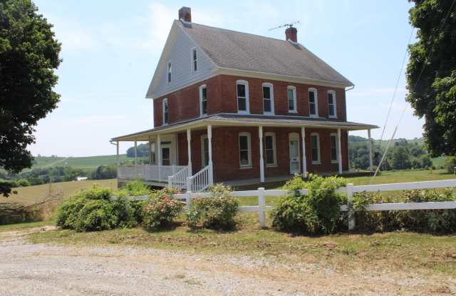 Classic Farmhouse with Country Appeal photos photos