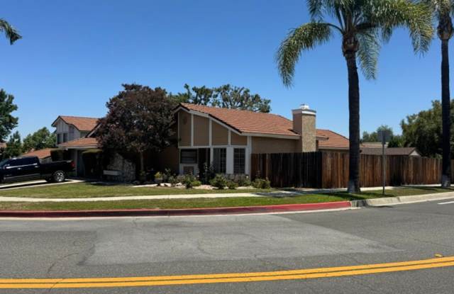 Pool home for rent in Corona Gallery 3