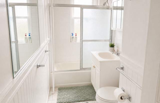 Sunlit Top-Floor Retreat: Charming 3-Bedroom in Coolidge Corner with Deck & Pet-Friendly! Laundry in unit! (9/1)) photos photos