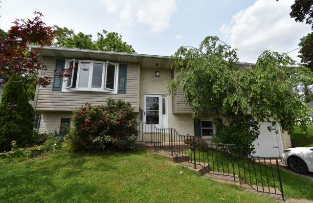 3 Bedroom Home in Camp Hill photos photos
