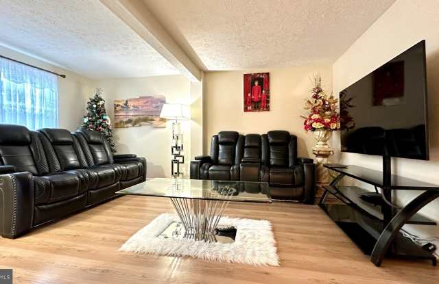3566 LAUREL VIEW Court Gallery 4