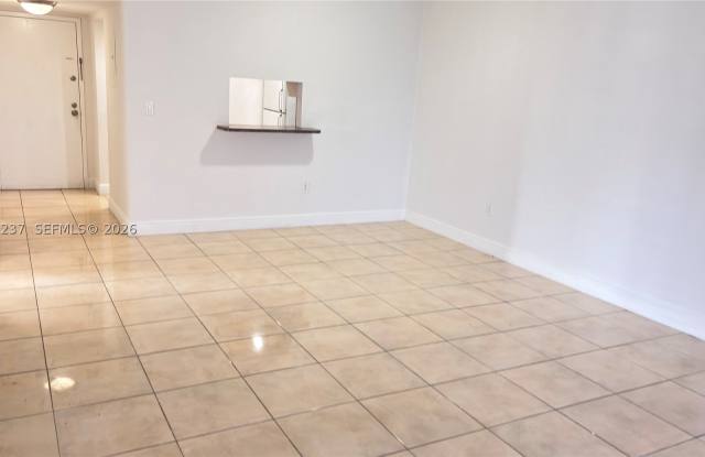 10421 N Kendall Dr Gallery 4