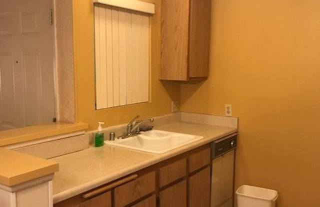 10229-B De Soto Ave. Gallery 4