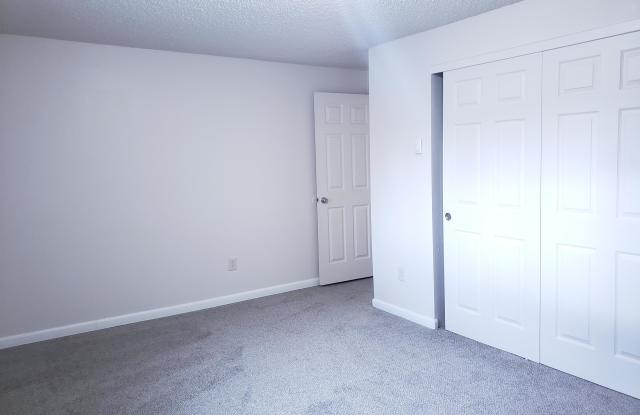 1373 NE Hogan PL Gallery 4