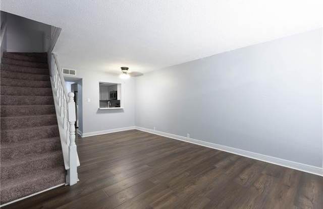 6200 RIVERSIDE Drive Gallery 2