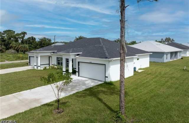 702 Broadway Avenue photos photos