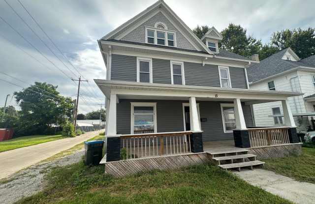 Charming 5 Bedroom 2 Bathroom House photos photos