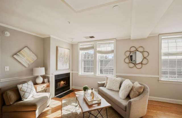 Georgeous 1br/1ba Pet Friendly Corner Unit in Dupont Circle! - 1731 Willard Street Northwest, Washington, DC 20009