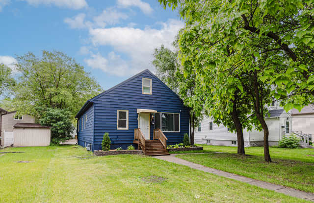 1031 College Street North photos photos