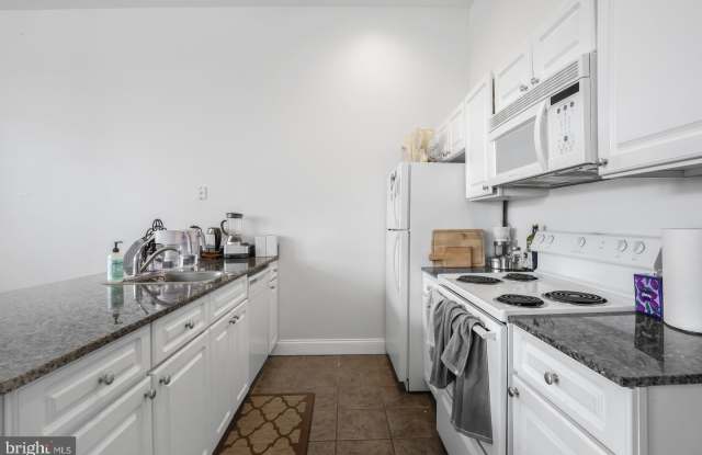 1001 CHESTNUT Street unit: 903W Gallery 3
