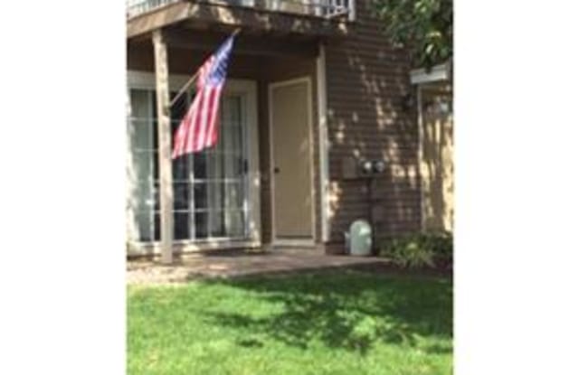 807 SEDGEFIELD DRIVE Gallery 3