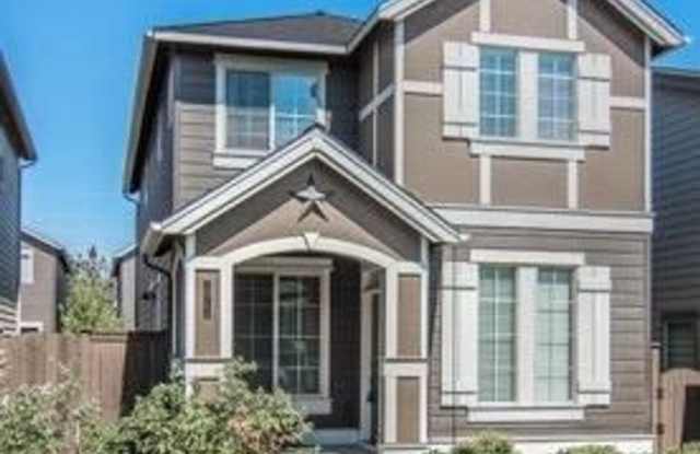 NE 3 Bdrm, 2.5 Bath 1450 sq ft House w/AC and Gas Heat,  All Appliances, Dbl Garage photos photos